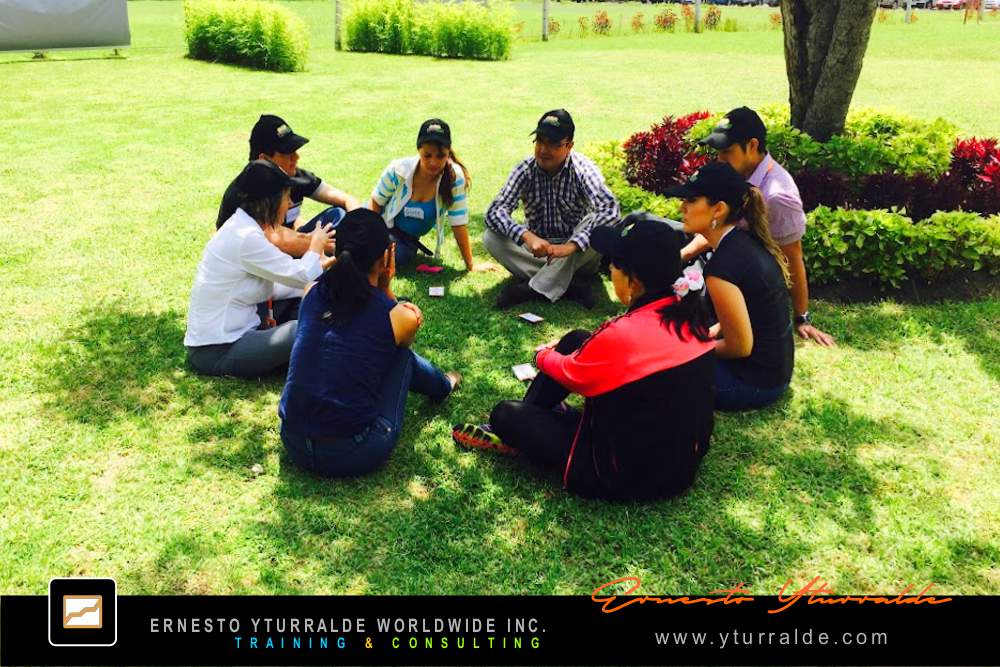 Team Building empresarial orientado a fortalecer la cohesión y sinergia de los equipos